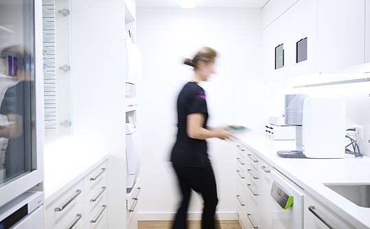 Zahnarztpraxis Gommiswald, GoDent, Dr. med. dent. Saina Zimmermann