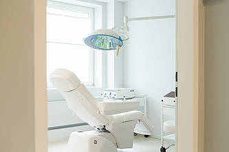 Dermatologikum Hamburg Eppendorf MVZ Praxis Behandlungszimmer